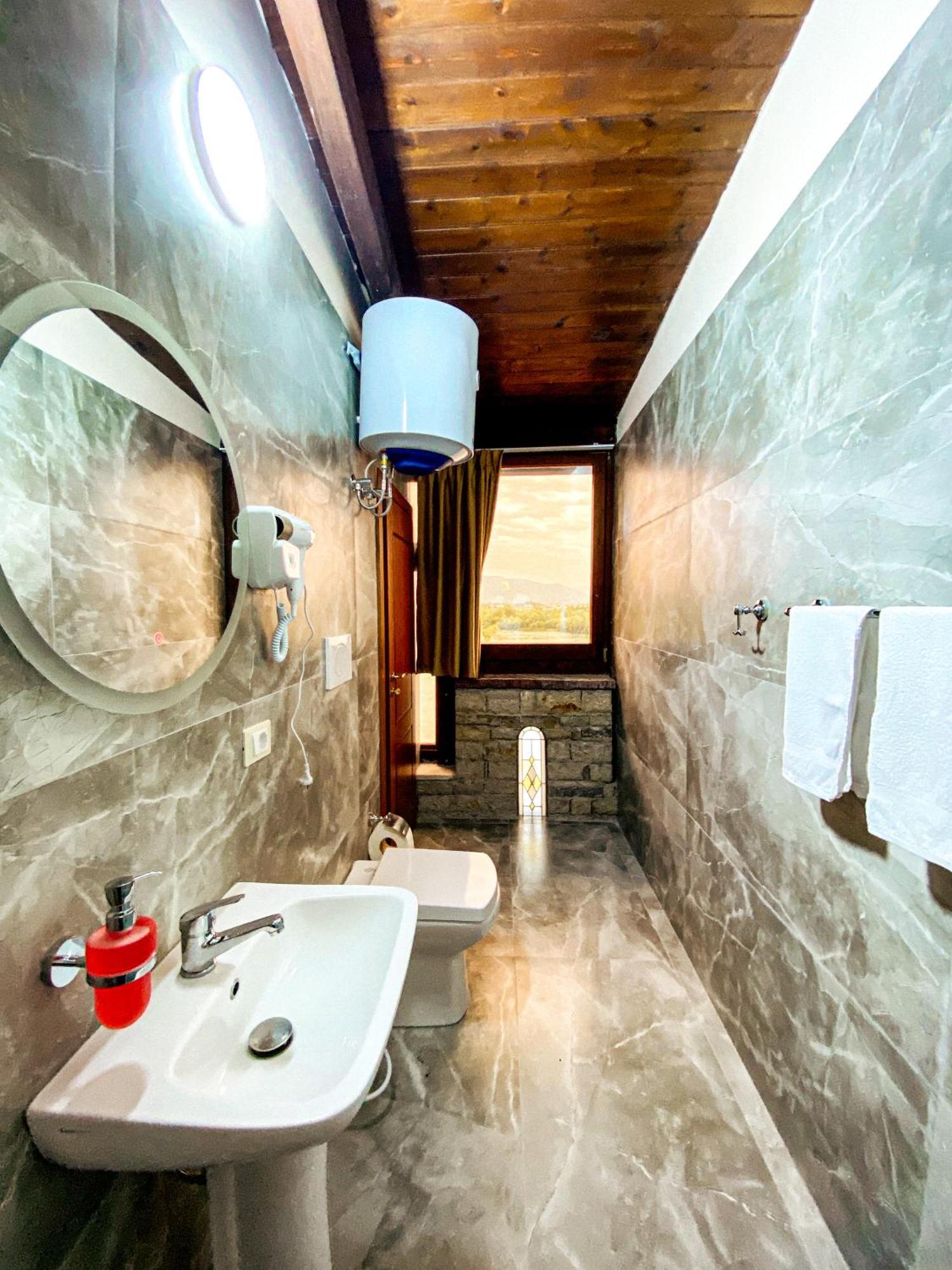Hotel Iliria Canaj Rum bild